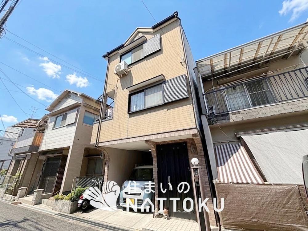 4LDK house in Hirakata, Osaka - Photo 1