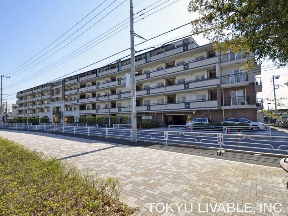 4LDK apartment in Nishitokyo, Tokyo - Photo 1