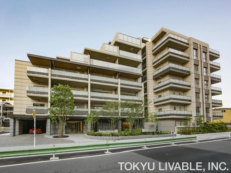 3LDK apartment in Koto Ward, Tokyo - Photo 1