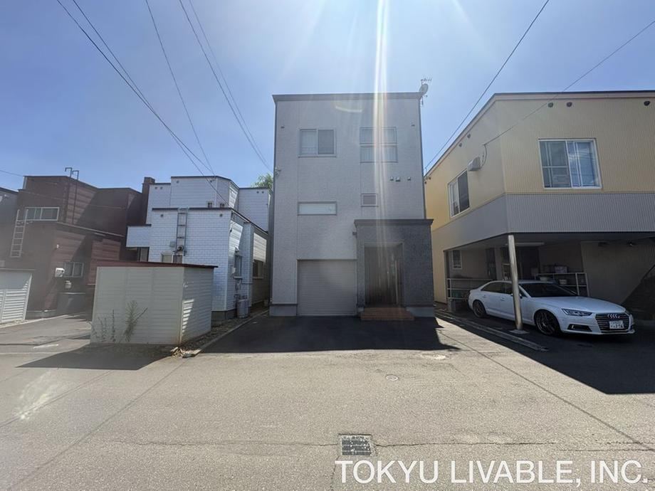 6LDK house in Nishi Ward, Sapporo, Hokkaido - Photo 1