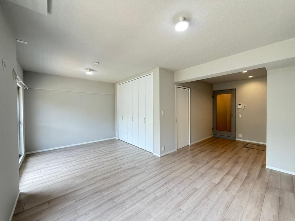 2LDK apartment in Yao, Osaka - Photo 1