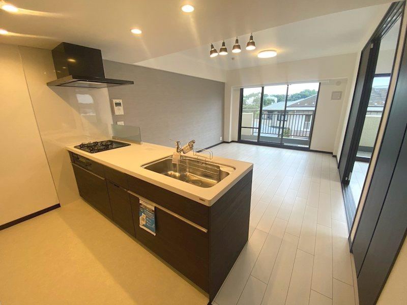 3LDK apartment in Isogo Ward, Yokohama, Kanagawa - Photo 1