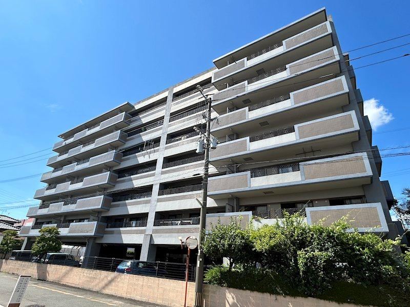 4LDK apartment in Chikushino, Fukuoka - Photo 1