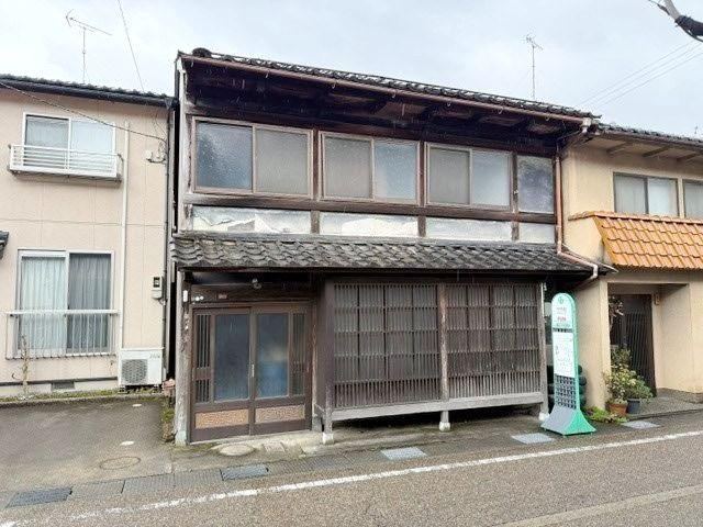 8K+S house in Kanazawa, Ishikawa - Photo 1
