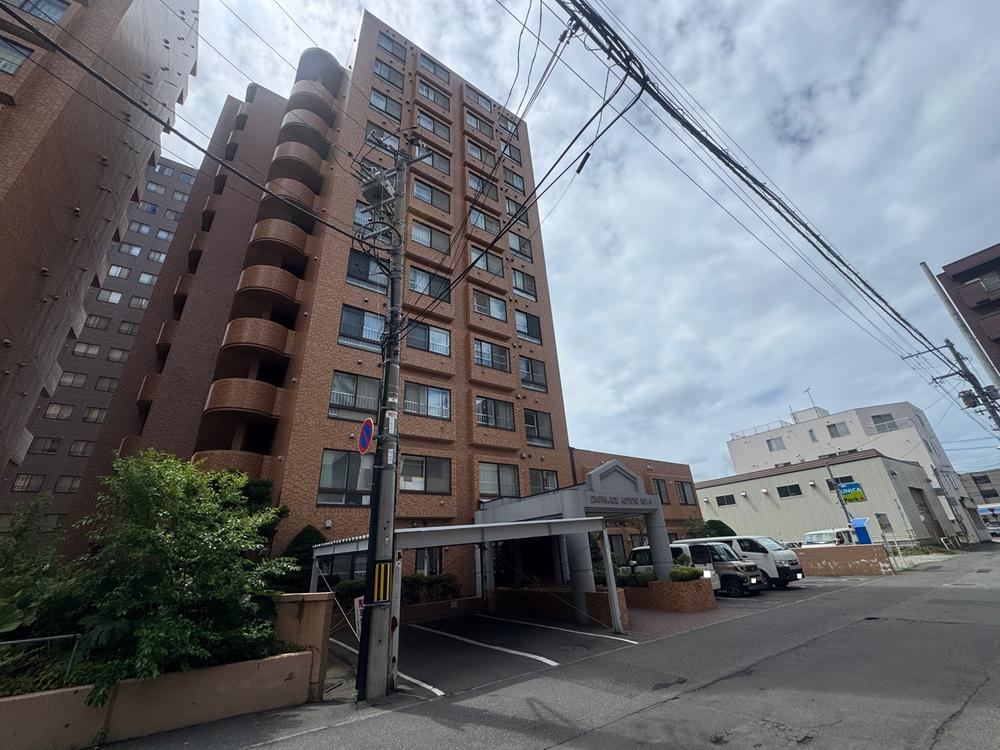 1LDK apartment in Nishi Ward, Sapporo, Hokkaido - Photo 1