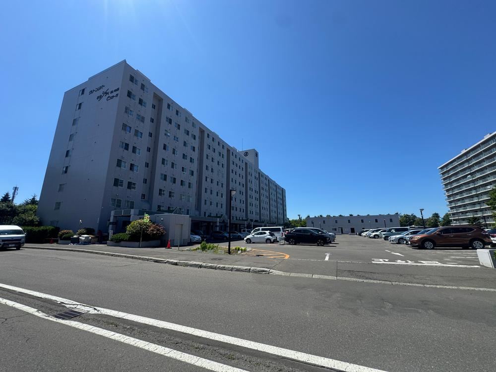 5LDK apartment in Kita Ward, Sapporo, Hokkaido - Photo 1