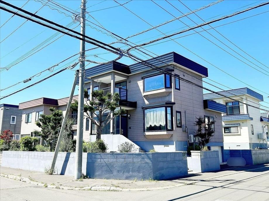 5LDK house in Kita Ward, Sapporo, Hokkaido - Photo 1