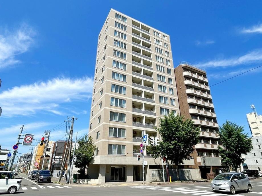 3LDK apartment in Chuo Ward, Sapporo, Hokkaido - Photo 1