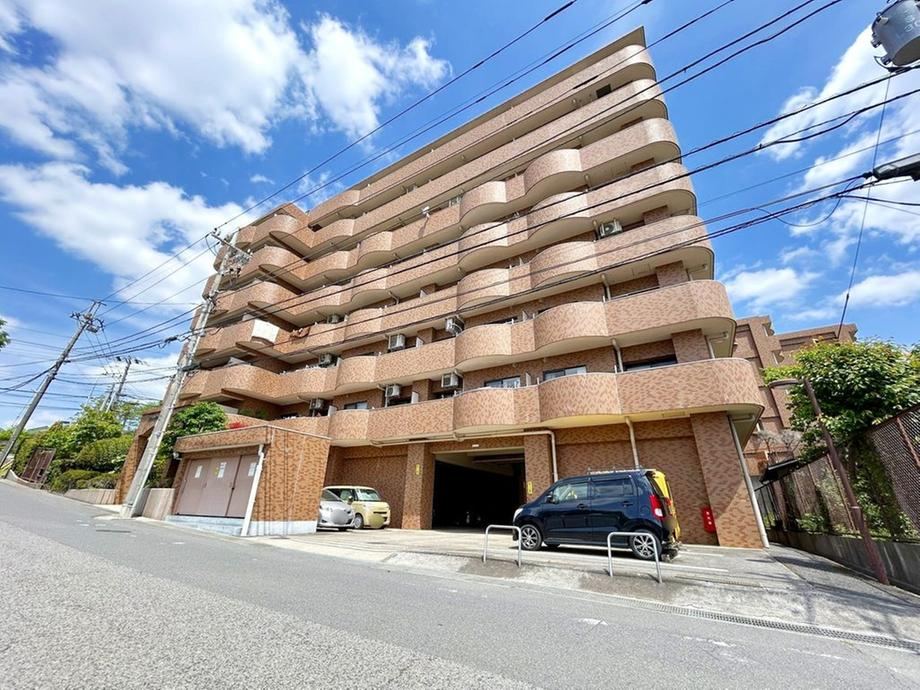 2LDK+S apartment in Matsudo, Chiba - Photo 1