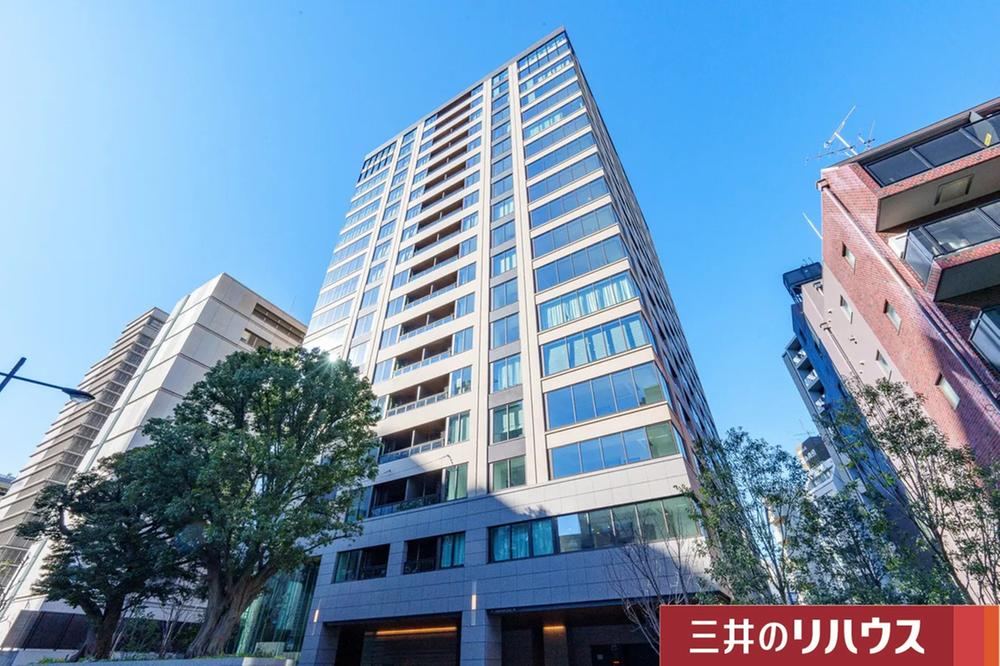 2LDK apartment in Chiyoda Ward, Tokyo - Photo 1
