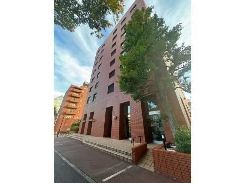 2LDK apartment in Shibuya Ward, Tokyo - Photo 1