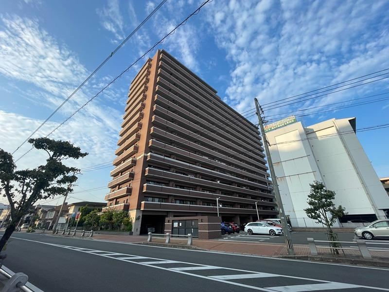 4LDK apartment in Yukuhashi, Fukuoka - Photo 1
