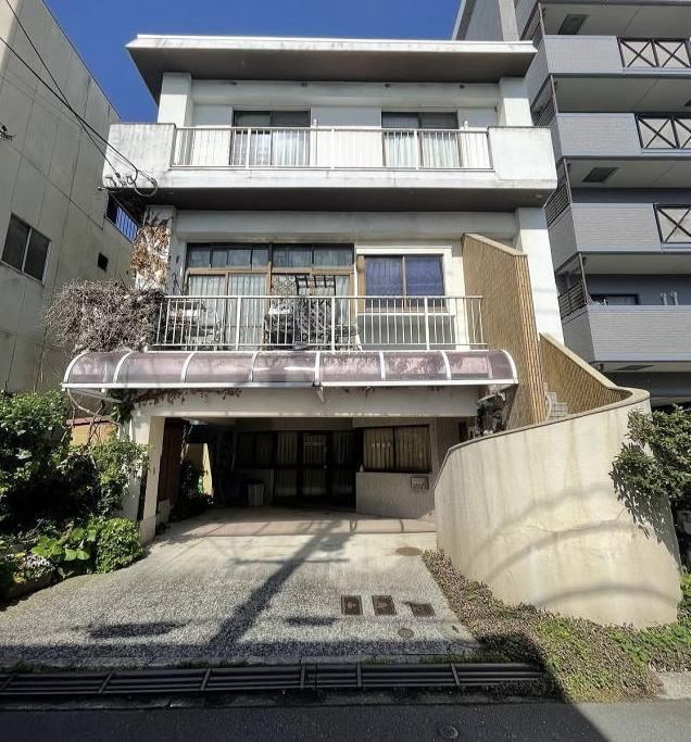 5LDK house in Naka Ward, Hiroshima - Photo 1