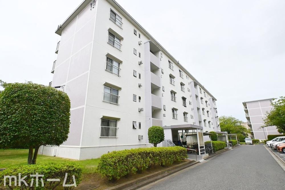2LDK apartment in Mihama Ward, Chiba - Photo 1