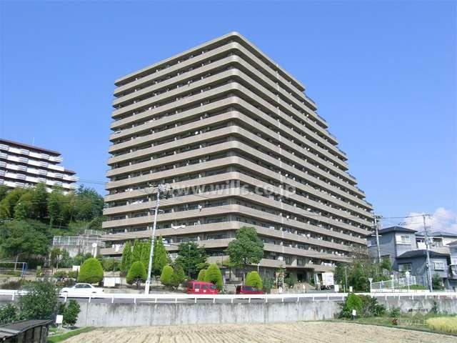 3LDK apartment in Suita, Osaka - Photo 1