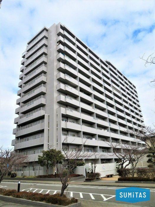 3LDK apartment in Matsuyama, Ehime - Photo 1