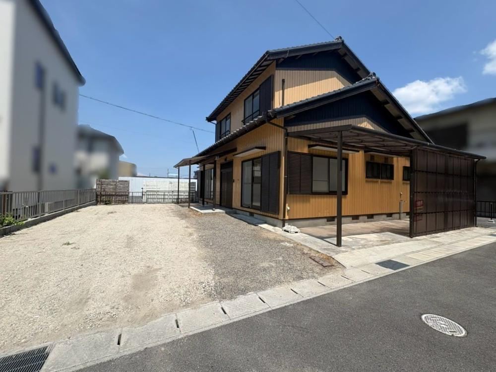 5LDK house in Yokkaichi, Mie - Photo 1