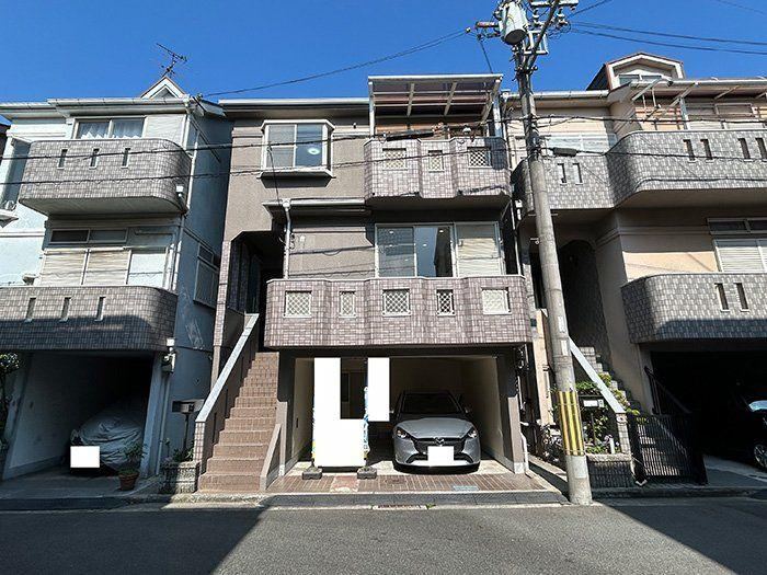 4LDK house in Yao, Osaka - Photo 1
