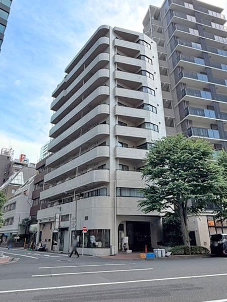 studio apartment in Chiyoda Ward, Tokyo - Photo 1