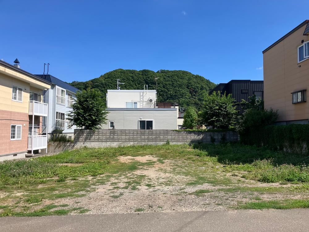 182 m² land in Nishi Ward, Sapporo, Hokkaido - Photo 1