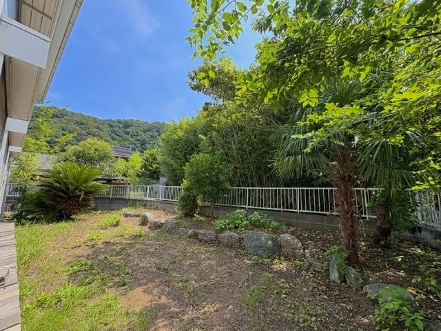 330 m² land in Hayama, Miura District, Kanagawa - Photo 1