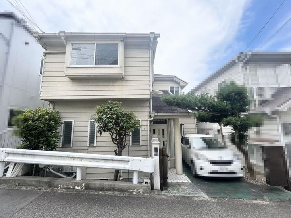 4LDK house in Tarumi Ward, Kobe, Hyogo - Photo 1