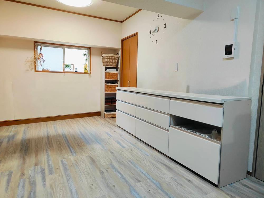 2LDK apartment in Higashiosaka, Osaka - Photo 1