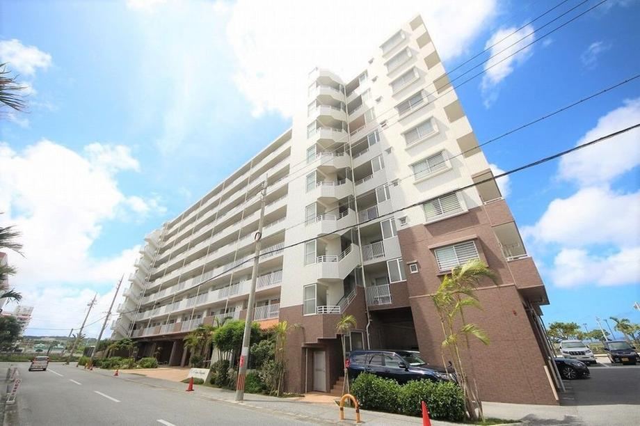 4LDK apartment in Itoman, Okinawa - Photo 1