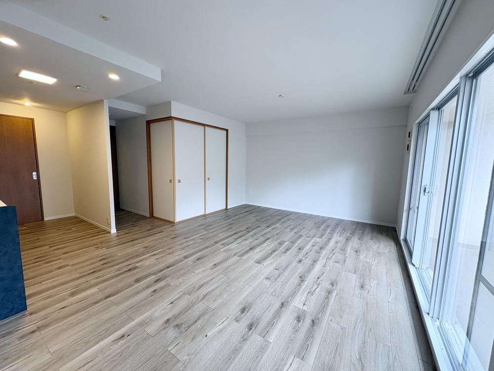 4LDK+S apartment in Tsurumi Ward, Osaka - Photo 1