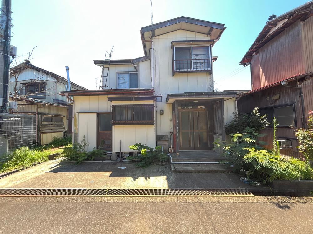 5DK house in Joetsu, Niigata - Photo 1