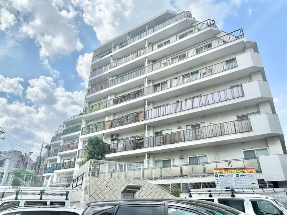 1LDK apartment in Shinjuku Ward, Tokyo - Photo 1