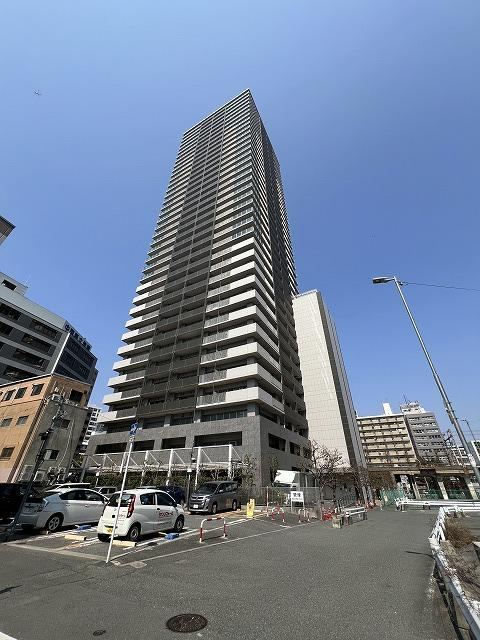3LDK apartment in Kita Ward, Osaka - Photo 1