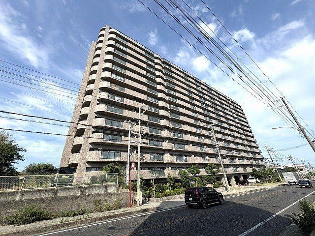 3LDK apartment in Akashi, Hyogo - Photo 1
