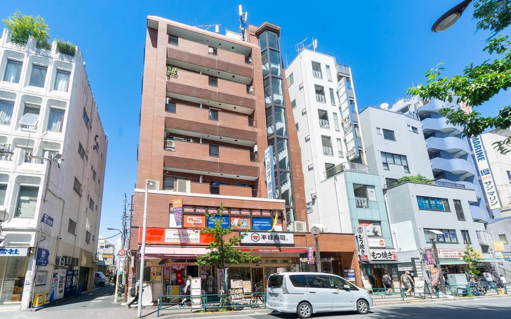 1LDK apartment in Shinjuku Ward, Tokyo - Photo 1