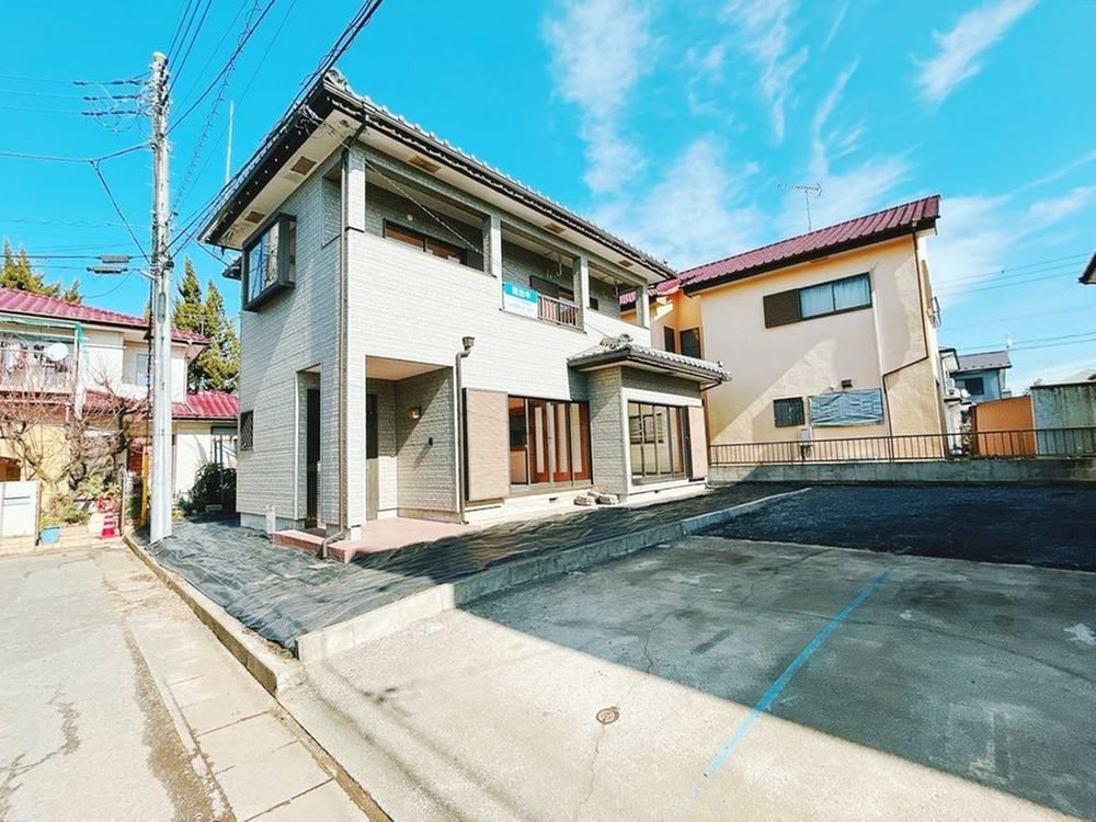 4LDK house in Moka, Tochigi - Photo 1