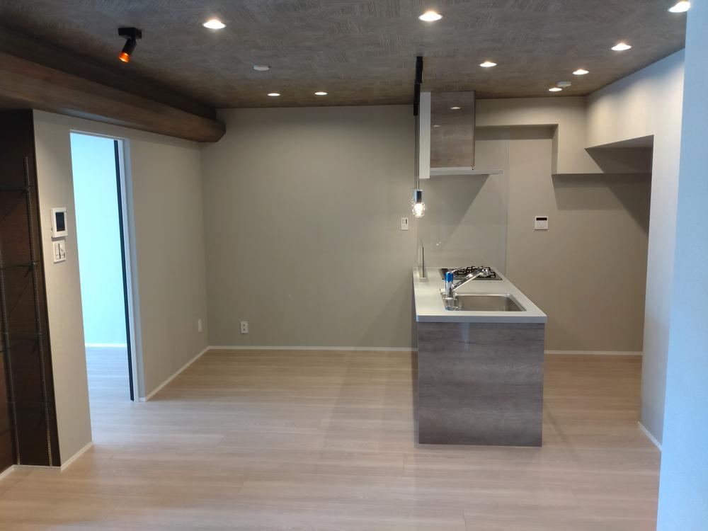 2LDK apartment in Shinjuku Ward, Tokyo - Photo 1