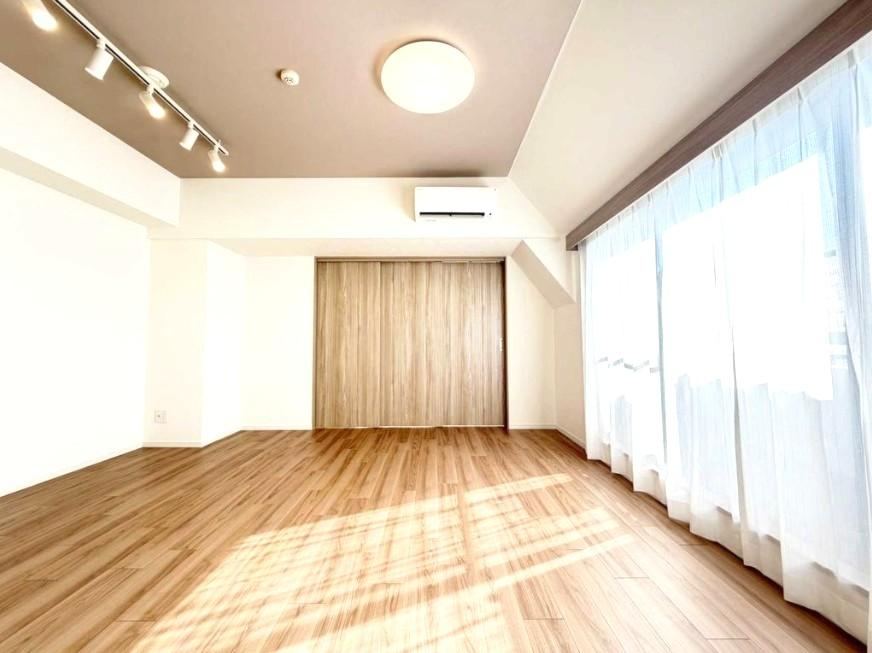 2LDK apartment in Nakano Ward, Tokyo - Photo 1