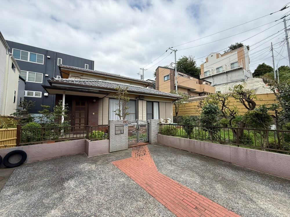 5LDK house in Hodogaya Ward, Yokohama, Kanagawa - Photo 1