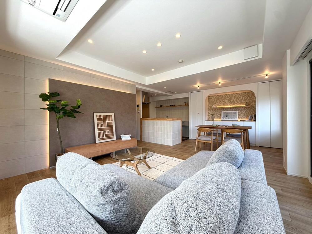 3LDK apartment in Shibuya Ward, Tokyo - Photo 1