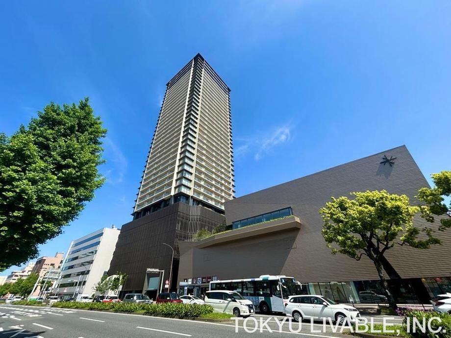 4LDK apartment in Sawara Ward, Fukuoka - Photo 1