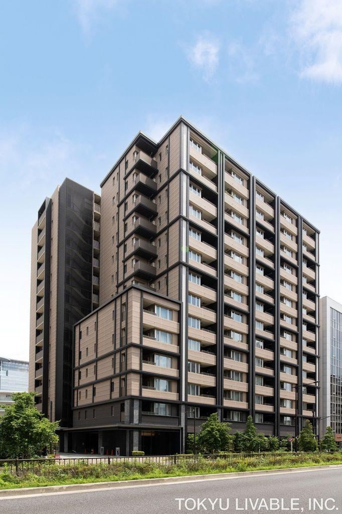 2LDK apartment in Meguro Ward, Tokyo - Photo 1