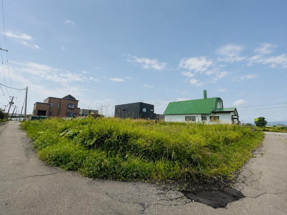 340 m² land in Higashi Ward, Sapporo, Hokkaido - Photo 1