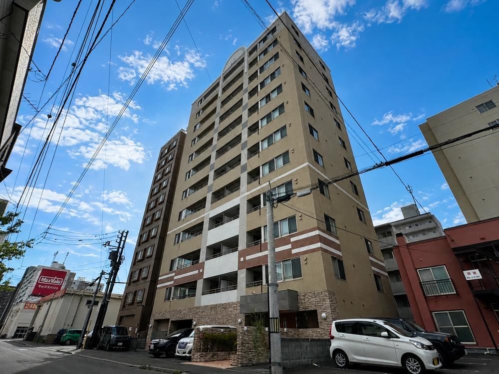 4LDK apartment in Shiroishi Ward, Sapporo, Hokkaido - Photo 1