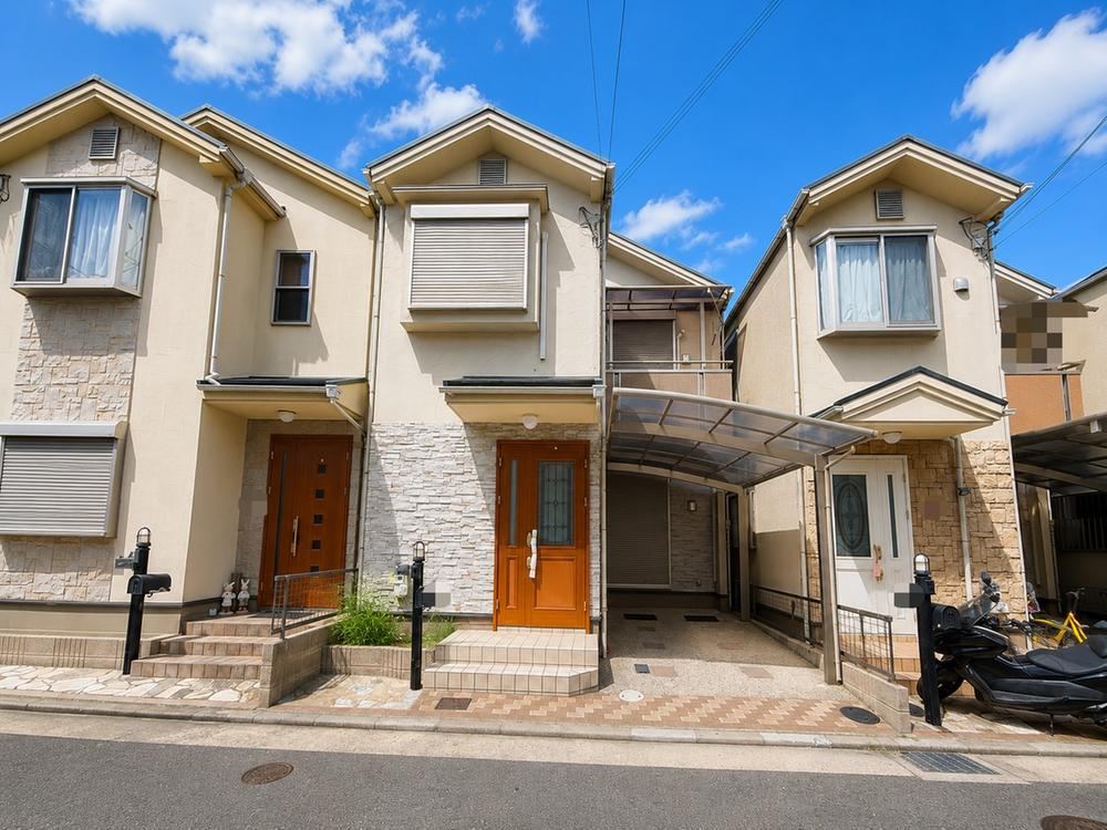 3LDK+S house in Hirakata, Osaka - Photo 1