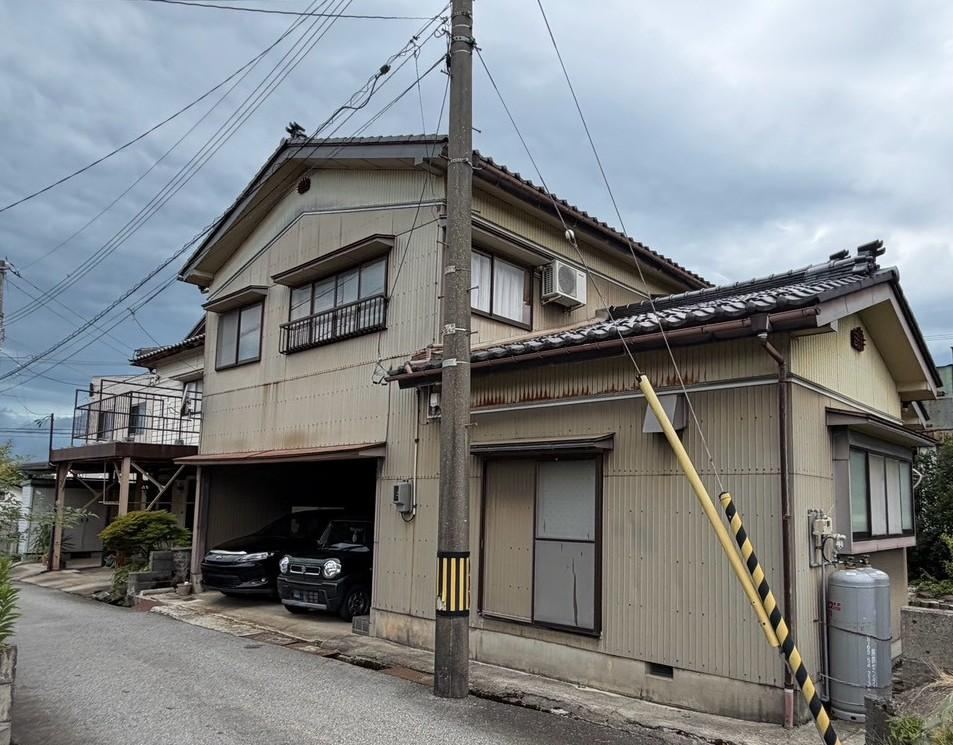 5LDK house in Uozu, Toyama - Photo 1