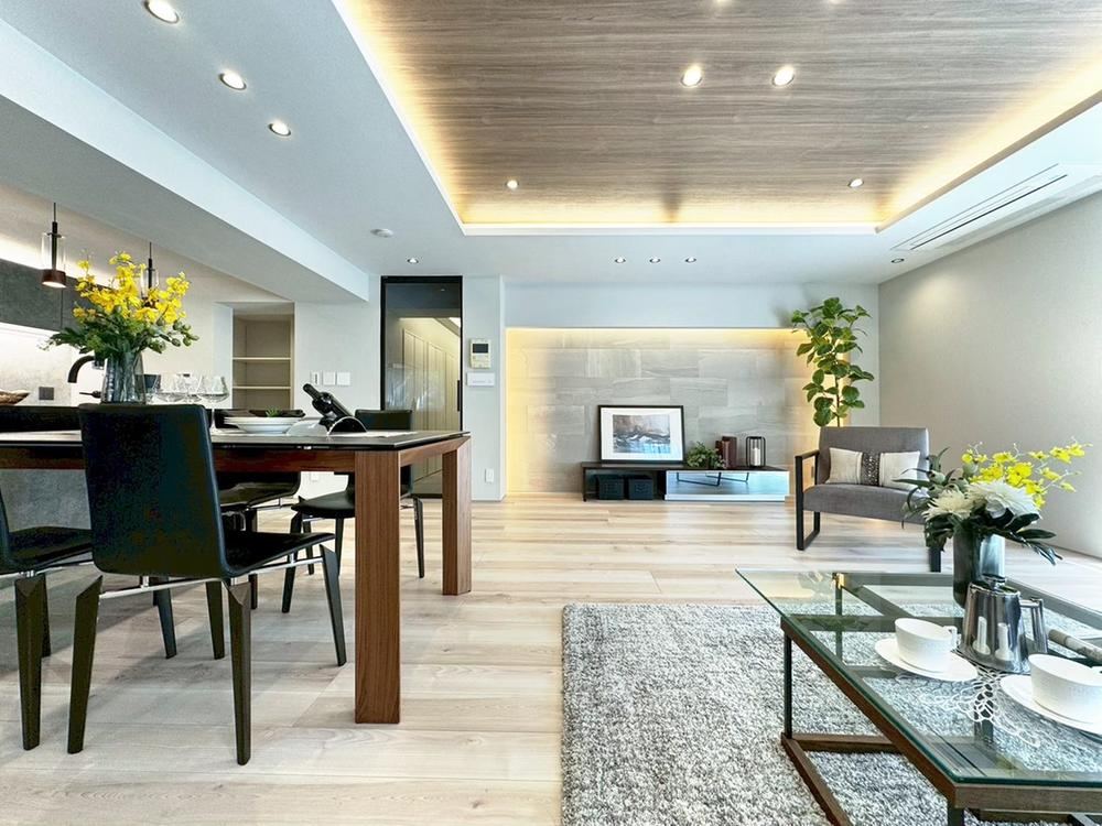 3LDK apartment in Shibuya Ward, Tokyo - Photo 1