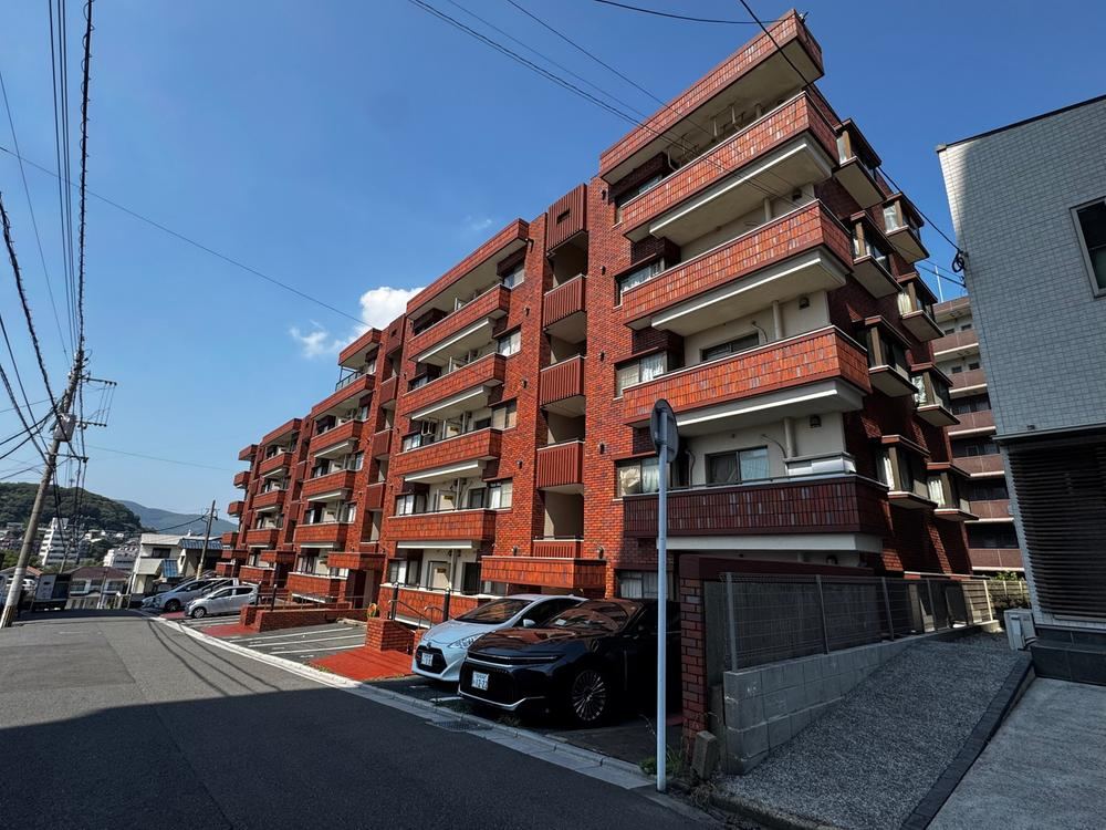 4LDK apartment in Yahatanishi Ward, Kitakyushu, Fukuoka - Photo 1