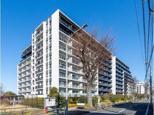 2LDK+S apartment in Hodogaya Ward, Yokohama, Kanagawa - Photo 1