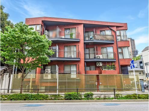 1LDK apartment in Minato Ward, Tokyo - Photo 1
