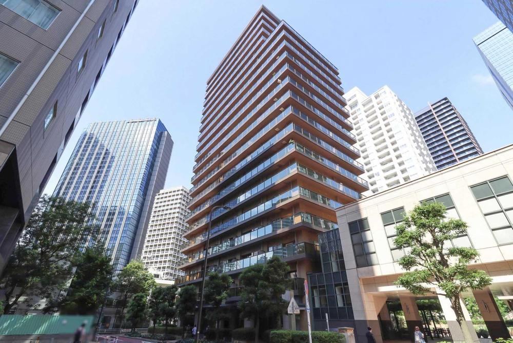 3LDK apartment in Shinjuku Ward, Tokyo - Photo 1